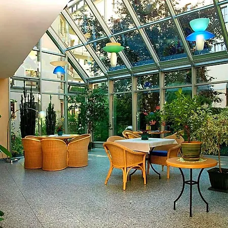 Dom-eck Otel