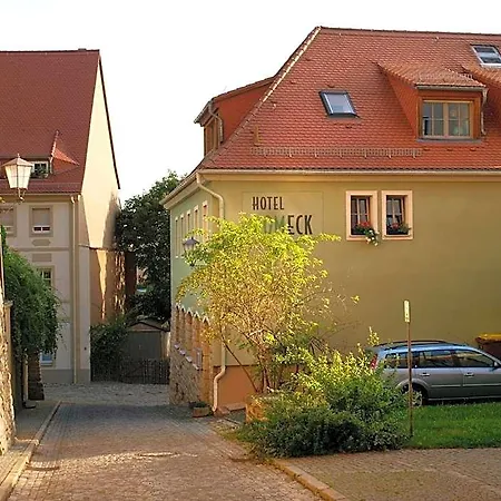 Otel Dom-eck 3*