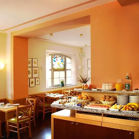 Hotel Dom-eck 3*
